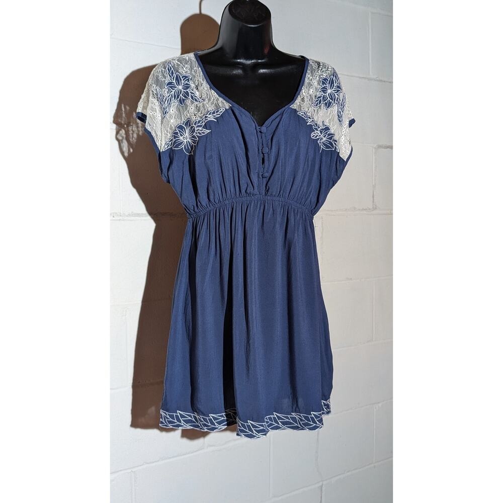 Blu Pepper Blue Sun Dress White Floral Lace Detail Short Sleeve Summer Medium